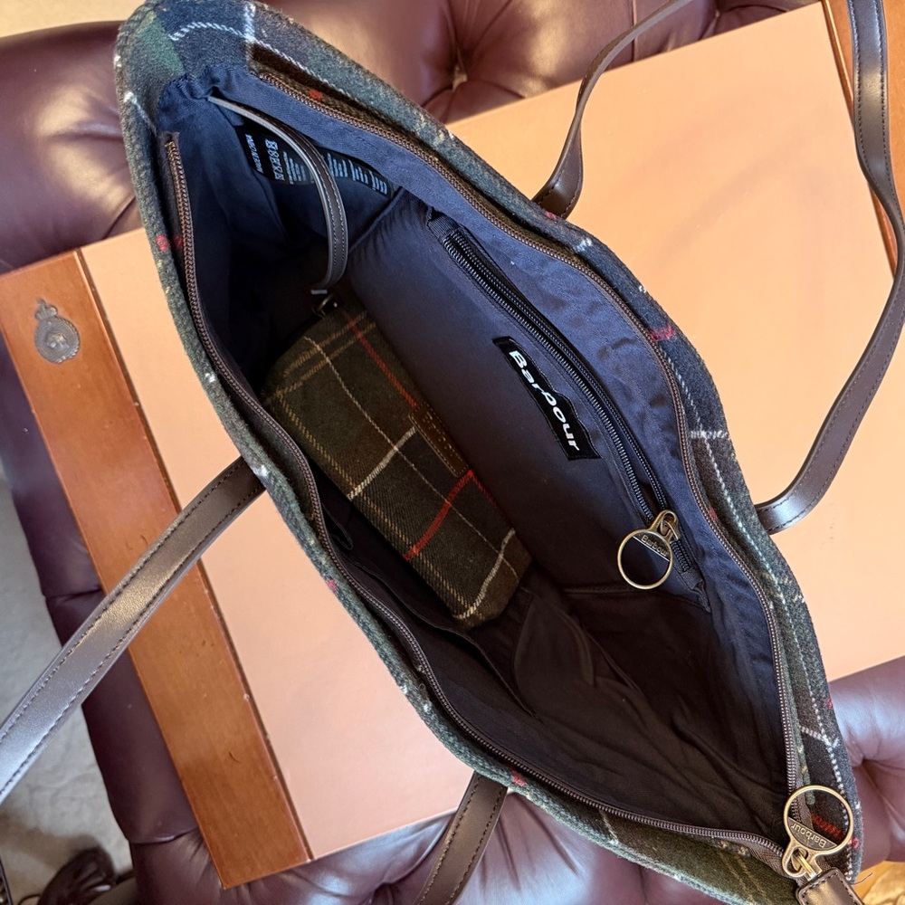 Barbour Witford tartan tote bag - Picture 6 of 9